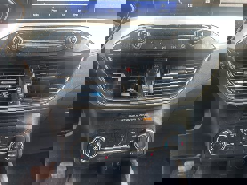 Used 2020 Ford Escape SE image 13