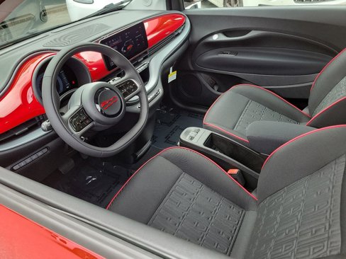New 2024 FIAT 500 e (RED) image 4