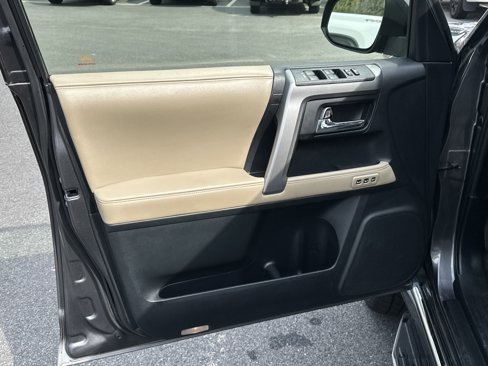 Used 2015 Toyota 4Runner 4WD image 10