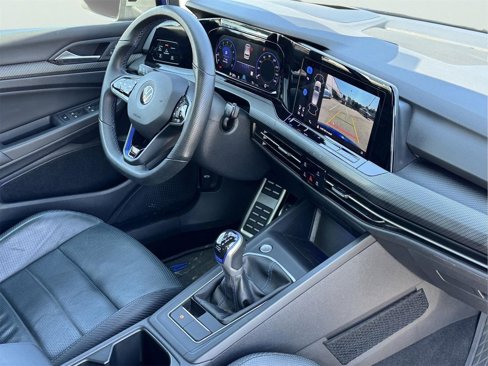 Used 2022 Volkswagen Golf R image 18