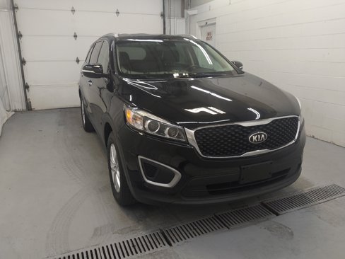 Used 2017 Kia Sorento LX w/ LX Convenience Package image 13