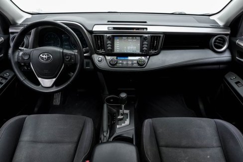 Used 2018 Toyota RAV4 XLE image 21