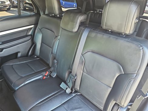 Used 2017 Ford Explorer XLT w/ Equipment Group 202A image 15
