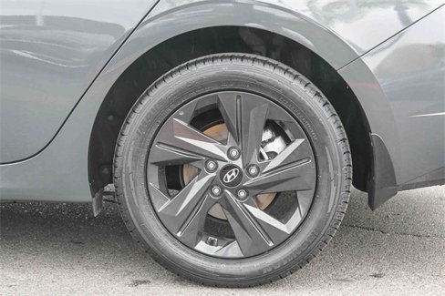 Certified 2023 Hyundai Elantra SEL image 9