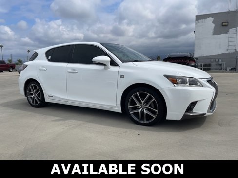 Used 2016 Lexus CT 200h image 1