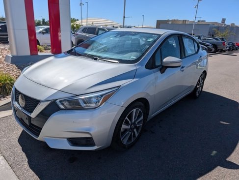Used 2021 Nissan Versa SV image 2