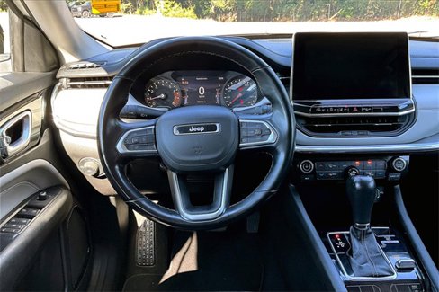 Used 2022 Jeep Compass Limited image 8