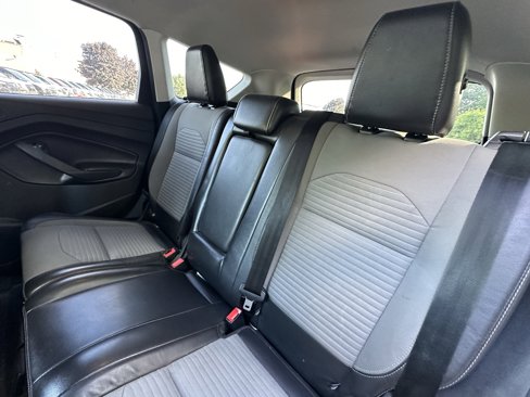 Used 2019 Ford Escape SE image 25