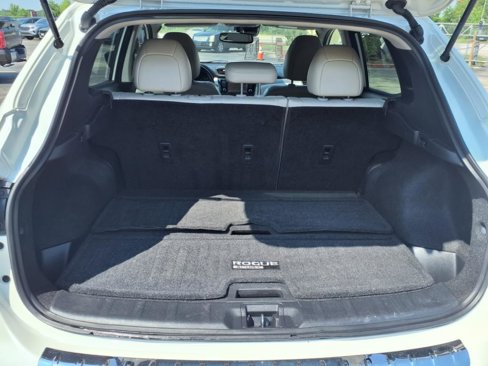 Used 2020 Nissan Rogue Sport SL w/ Premium Package image 9