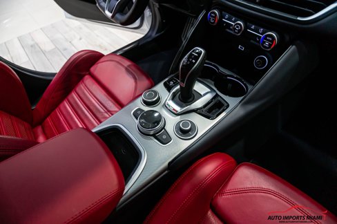 Used 2022 Alfa Romeo Giulia Veloce image 69