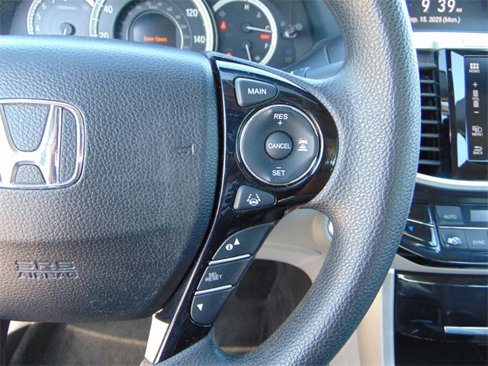 Used 2016 Honda Accord EX image 17