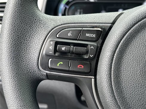 Used 2017 Kia Niro FE image 24