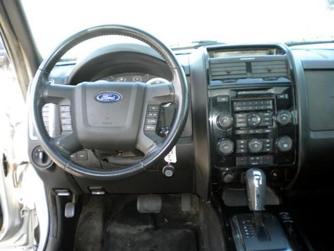 Used 2010 Ford Escape Limited image 10