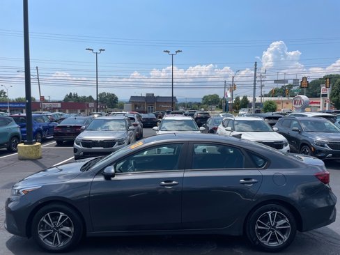 Used 2023 Kia Forte LXS w/ LXS Technology Package image 4