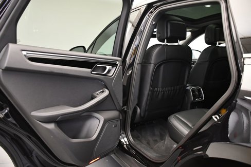 Certified 2025 Porsche Macan Turbo image 44
