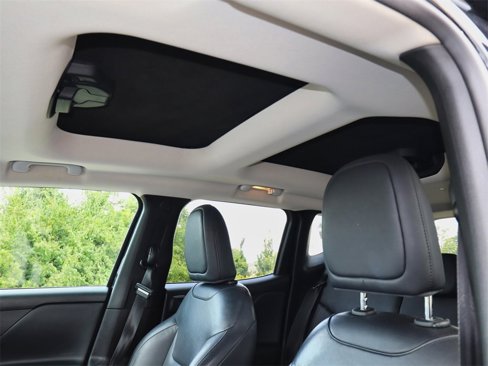 Used 2017 Jeep Renegade Limited image 13