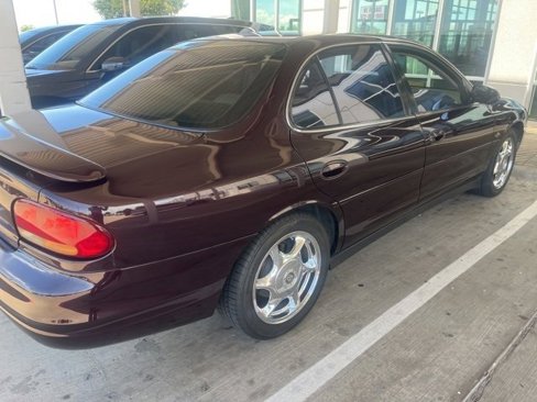 Used 2002 Oldsmobile Intrigue GL w/ Collectors Edition Pkg image 3