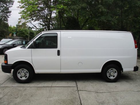 Used 2014 Chevrolet Express 2500 image 2