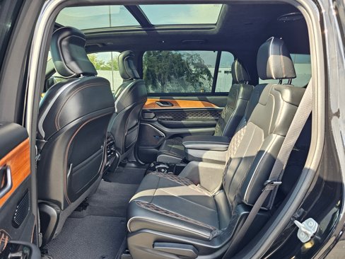 Used 2021 Jeep Grand Cherokee L Summit image 13