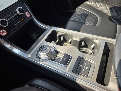 Used 2024 Ford Edge Titanium image 10