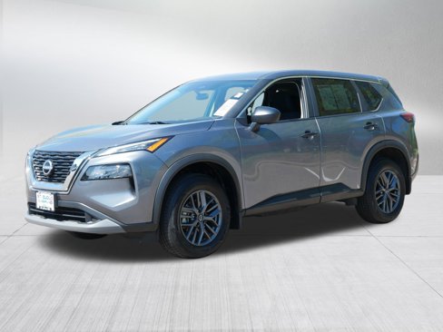 Used 2023 Nissan Rogue S image 3