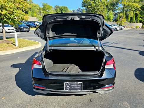 Used 2023 Hyundai Elantra SEL w/ Convenience Package image 10