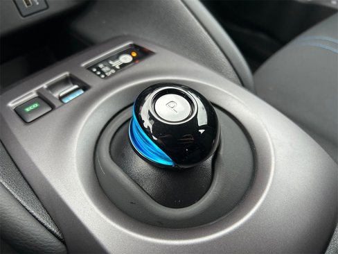 New 2025 Nissan Leaf S image 18