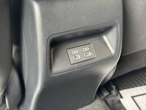 Used 2024 Toyota Corolla SE image 12