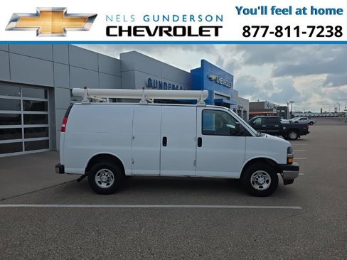 Used 2017 Chevrolet Express 3500 image 6