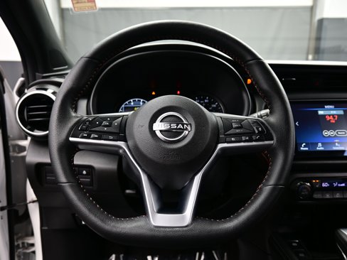 Used 2023 Nissan Kicks SR image 23