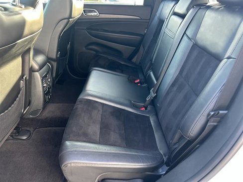 Used 2018 Jeep Grand Cherokee Altitude image 26