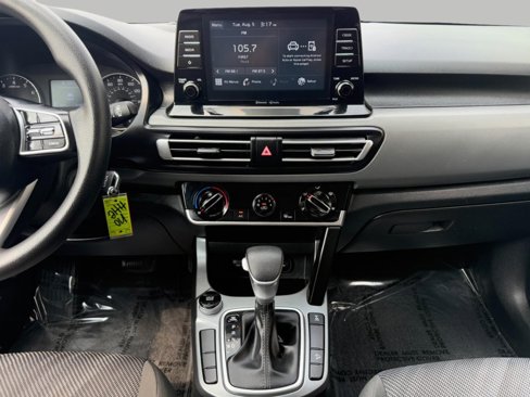 Used 2023 Kia Seltos LX image 28