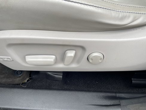 Used 2016 Toyota Highlander XLE image 15