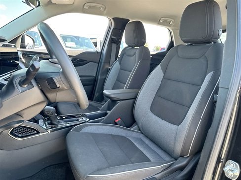 Used 2024 Chevrolet TrailBlazer LT image 11