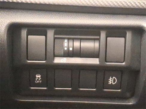 Used 2018 Subaru Crosstrek 2.0i image 23