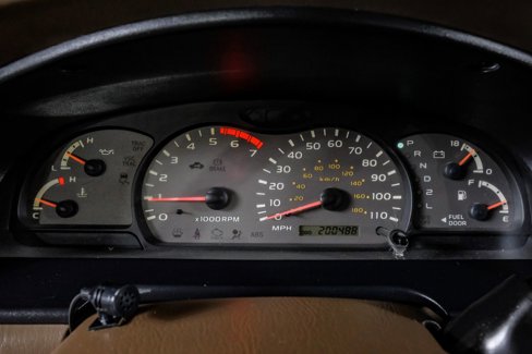 Used 2004 Toyota Sequoia SR5 image 17