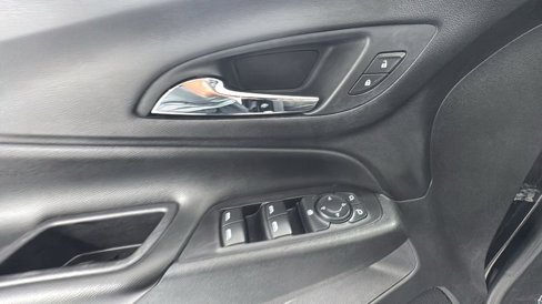 Used 2020 Chevrolet Equinox LT image 19