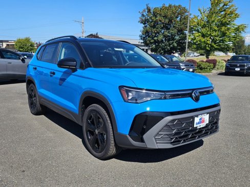 New 2025 Volkswagen Taos SE image 1