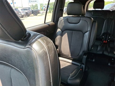 Used 2023 Jeep Grand Cherokee L Laredo image 12