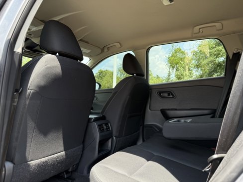 Certified 2023 Nissan Rogue S image 23