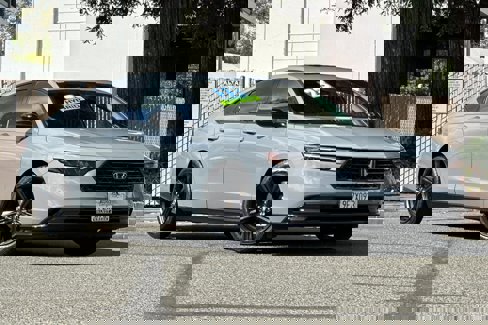 Used 2023 Honda Accord Sport image 2