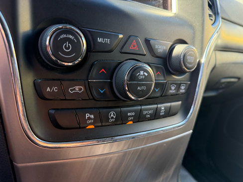Used 2018 Jeep Grand Cherokee Laredo image 32