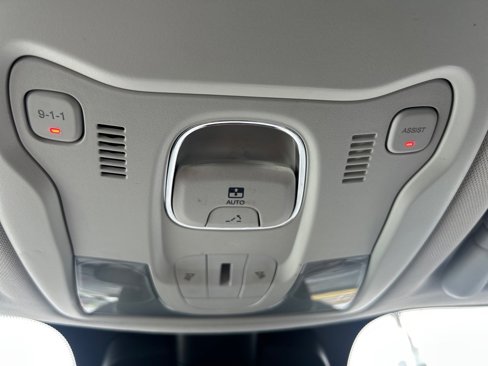 Used 2016 Jeep Renegade Trailhawk image 31