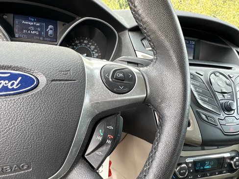 Used 2012 Ford Focus SEL w/ SEL/Titanium Winter Pkg image 16