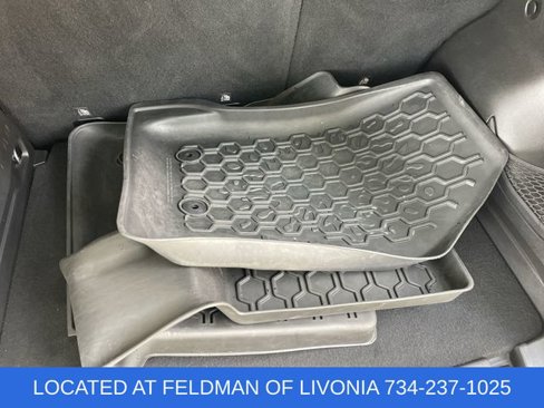 Used 2019 Jeep Renegade Latitude w/ Cold Weather Group image 33