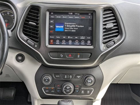 Used 2021 Jeep Cherokee Latitude Lux w/ Comfort/Convenience Group image 17