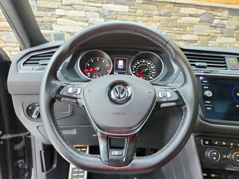 Used 2021 Volkswagen Tiguan SE R-Line image 21