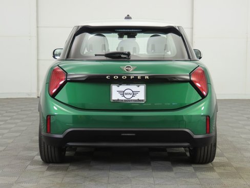 Used 2025 MINI Cooper 4-Door Hardtop image 6