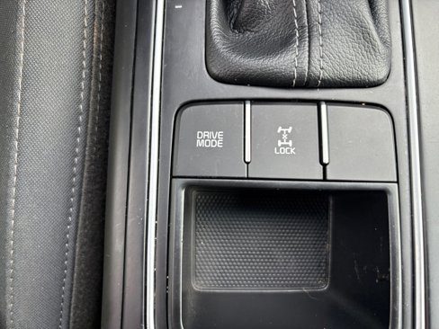 Used 2020 Kia Sorento LX image 24