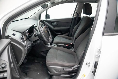 Used 2017 Chevrolet Trax LS image 23